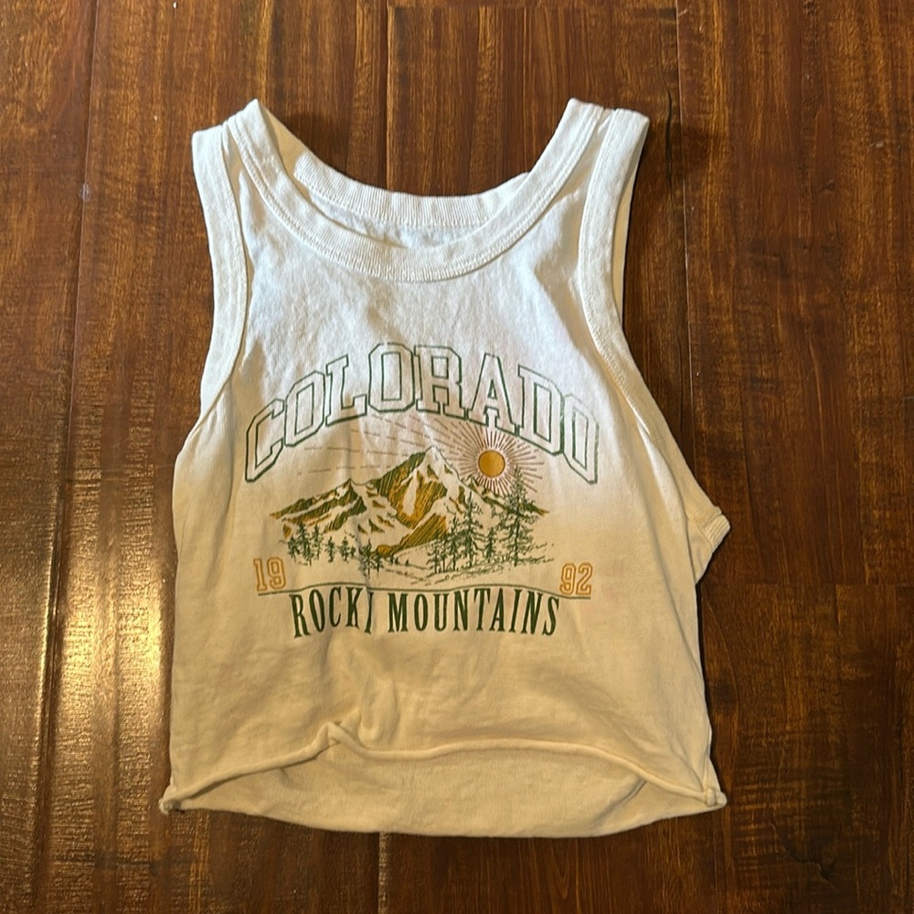 Graphic white tank top cropped